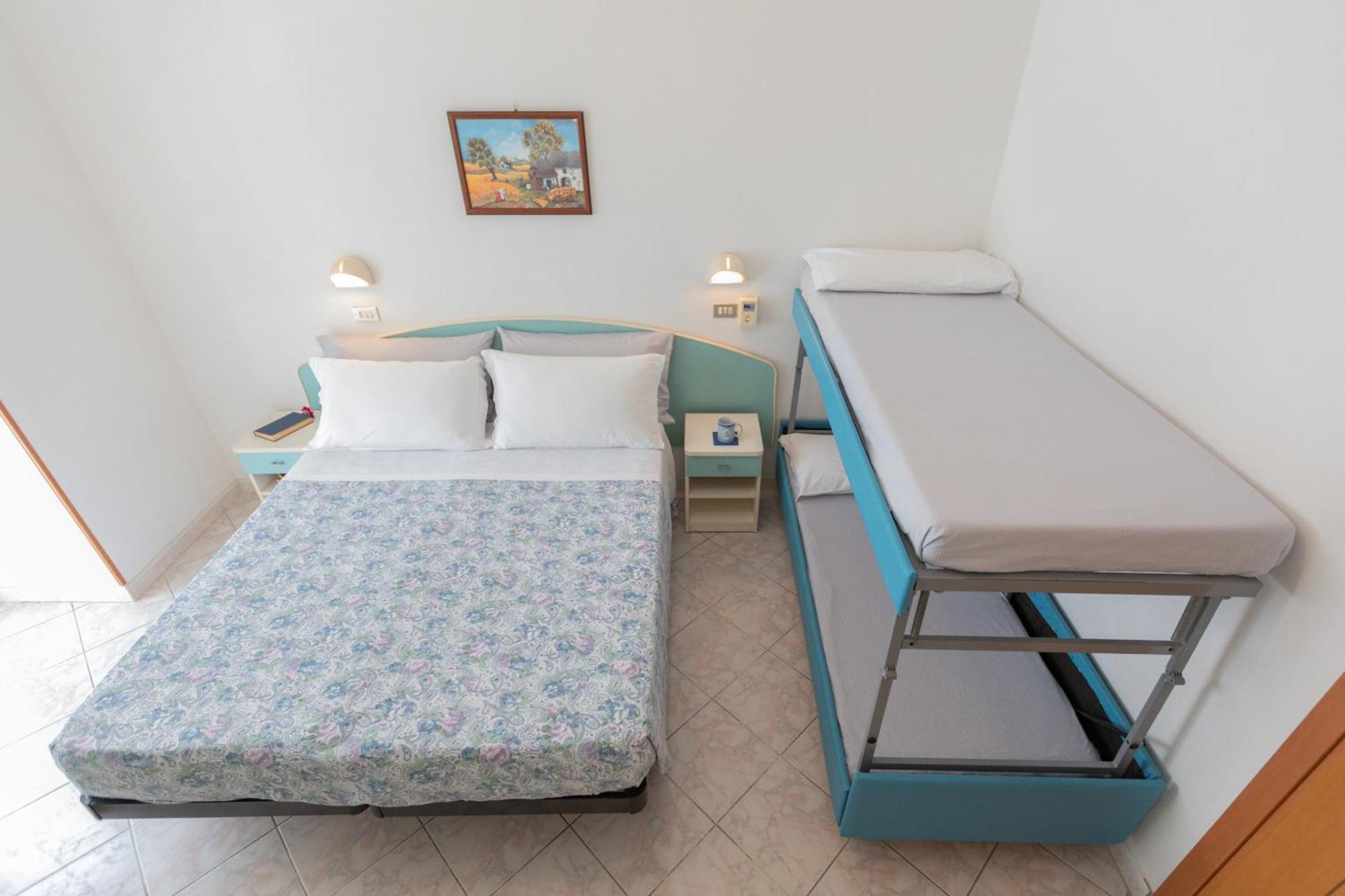Hotel Lauretta เบลลาเรีย-อีเจอา มารีนา ภายนอก รูปภาพ