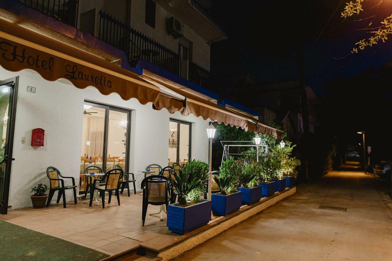 Hotel Lauretta เบลลาเรีย-อีเจอา มารีนา ภายนอก รูปภาพ